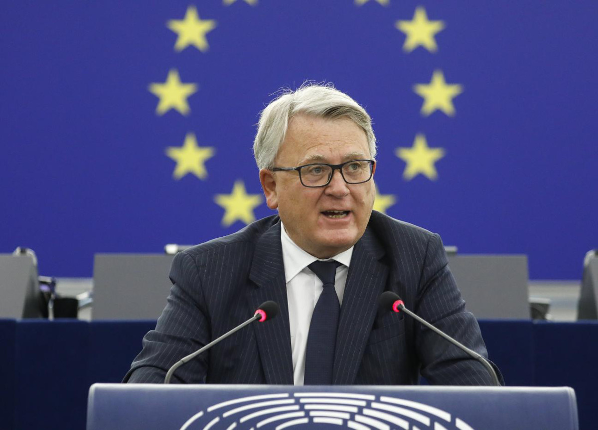 Ue, sì alla proposta del M5s sul salario minimo. “In Italia si guadagna poco” Ue, sì alla proposta del M5s sul salario minimo. “In Italia si guadagna poco”