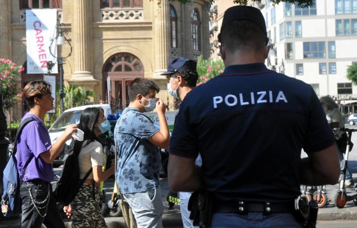 Zona gialla, quattro Regioni a rischio: ecco le regole che si dovranno seguire Zona gialla, quattro Regioni a rischio: ecco le regole che si dovranno seguire