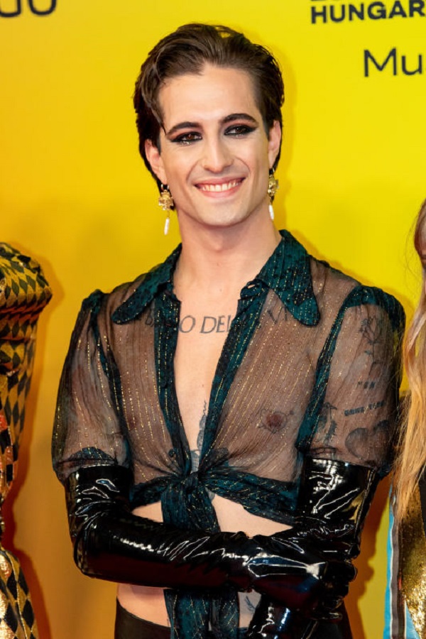 Maneskin, Pillon contro Damiano: “Ci manca il reggiseno da uomo”. La replica