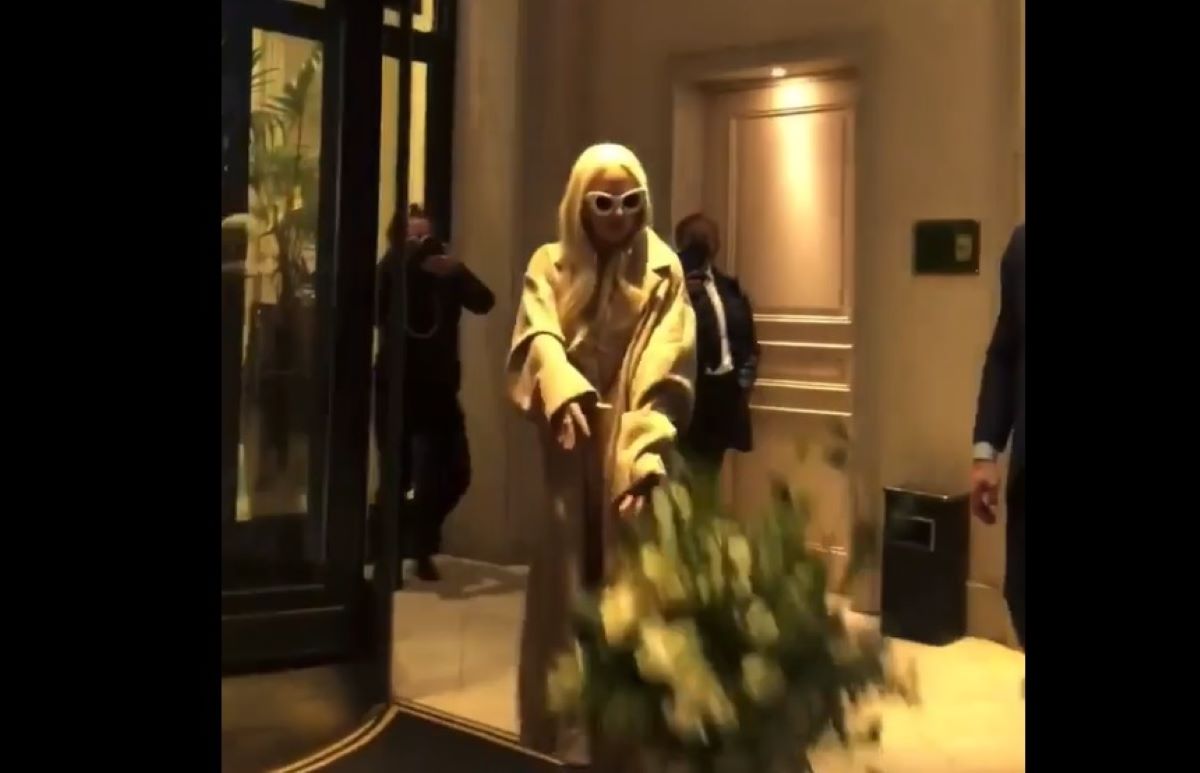 Lady Gaga, fiori ricevuti da Fazio? Buttati per terra, ecco perché. VIDEO