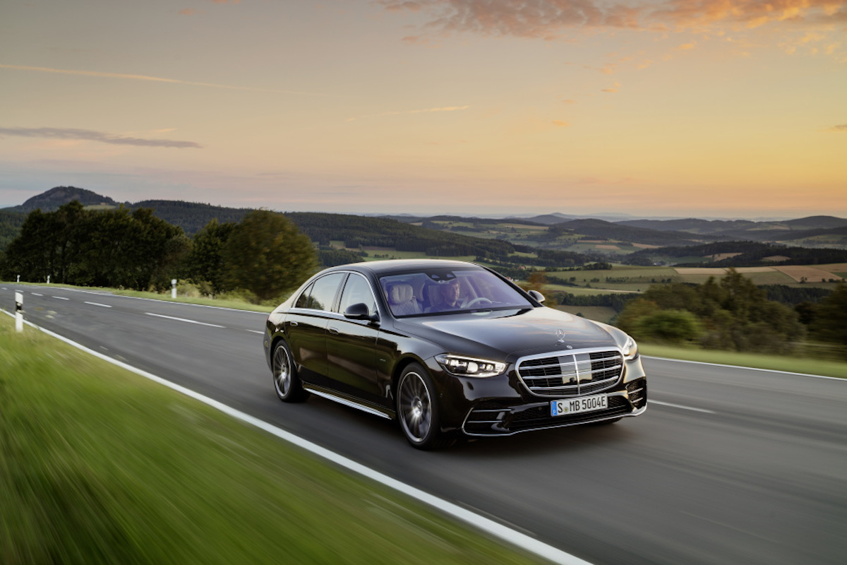 Lewis Hamilton e Roger Federer tornano on air con Mercedes Classe S