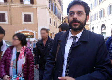 Servizi segreti, Tofalo (M5s) presenta saggio su “Intelligence collettiva”