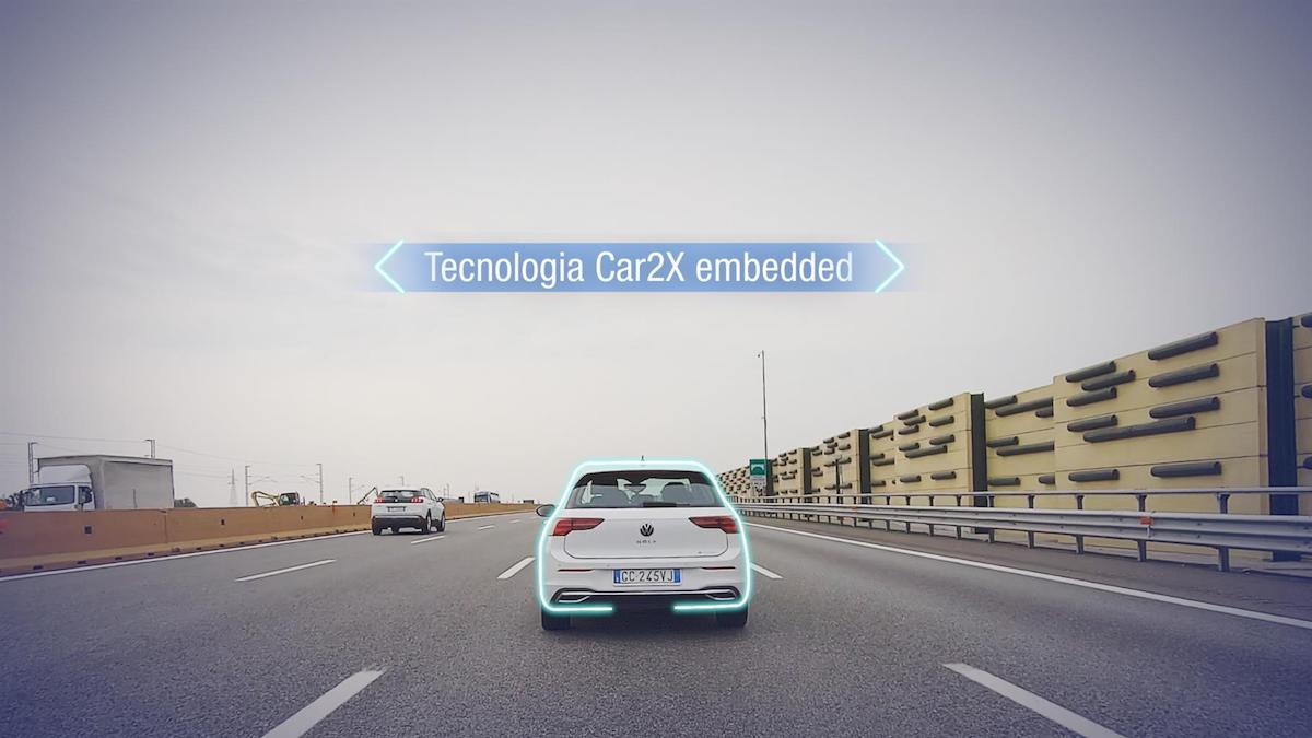 Volkswagen testa la mobilità smart sulla Milano Torino