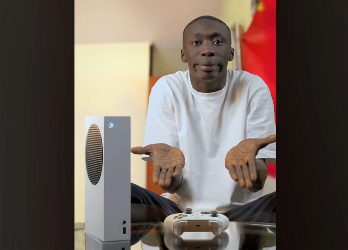 Khaby Lame, dal lavoro perso a causa del Covid agli spot per Microsoft Khaby Lame, dal lavoro perso a causa del Covid agli spot per Microsoft