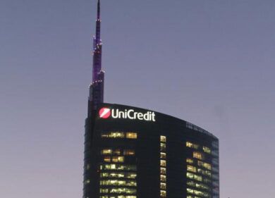Lockdown, paura per le banche Ue: in Borsa affonda il titolo di Unicredit