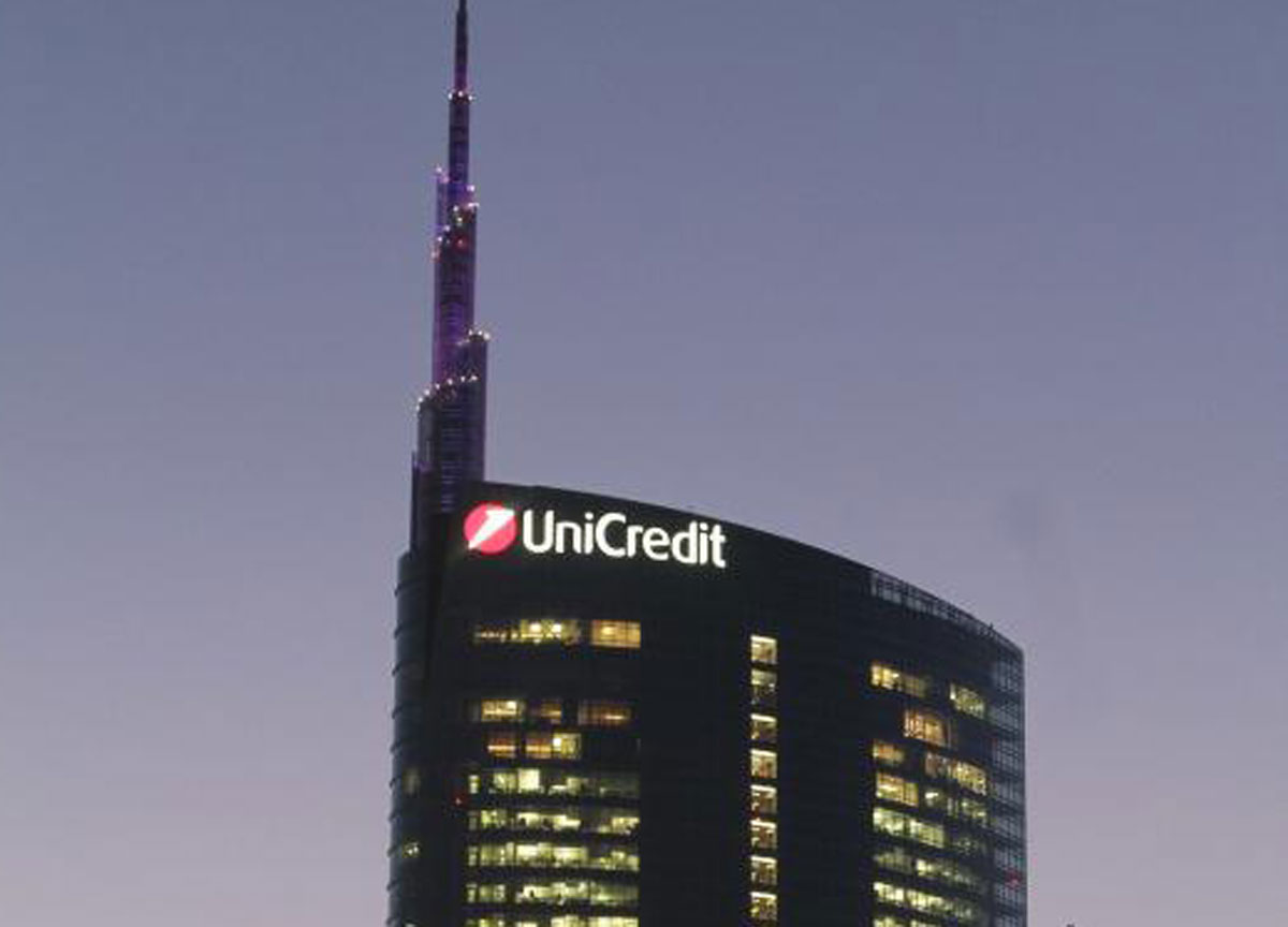 Lockdown, paura per le banche Ue: in Borsa affonda il titolo di Unicredit Lockdown, paura per le banche Ue: in Borsa affonda il titolo di Unicredit