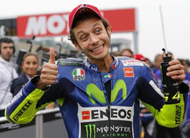 Valentino Rossi visto da Biaggi, Stoner, Lorenzo e… RiVale su Dazn. Video