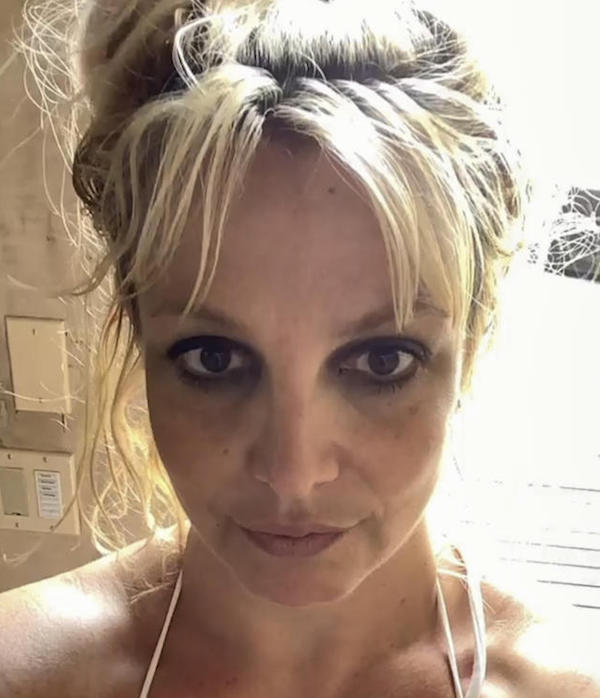 Britney Spears “malata di demenza, costretta a lavorare sotto ricatto” Britney Spears “malata di demenza, costretta a lavorare sotto ricatto”