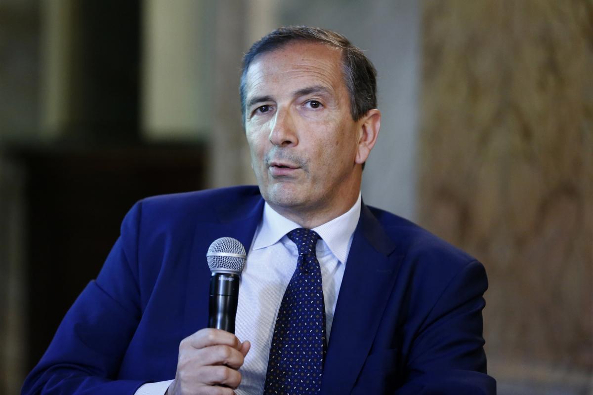 Tim, Opa cash “amichevole” di Kkr a 50 cents. Draghi prepara il supercomitato Tim, Opa cash “amichevole” di Kkr a 50 cents. Draghi prepara il supercomitato