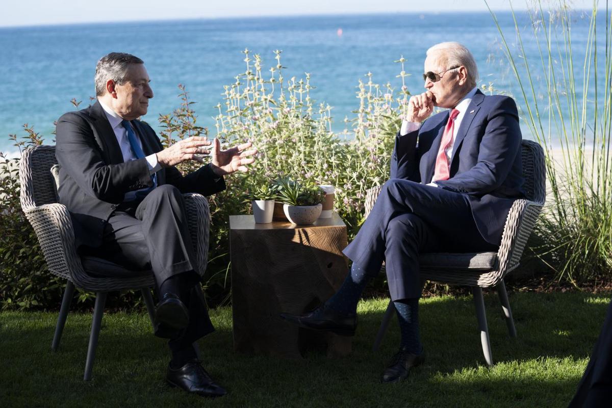 Tim, dietro Kkr l’atlantismo di Draghi. Addio Via della Seta, welcome zio Sam Tim, dietro Kkr l’atlantismo di Draghi. Addio Via della Seta, welcome zio Sam