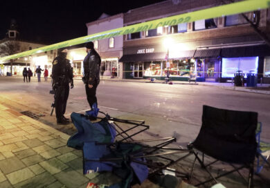 Usa, strage in Wisconsin: 5 morti, 40 feriti. Fermato un rapper 39enne VIDEO