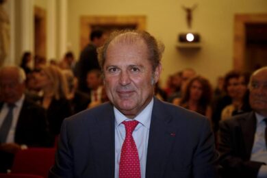 Generali, De Agostini avvia la vendita dell1,44%. Ma voterà in assemblea 2022