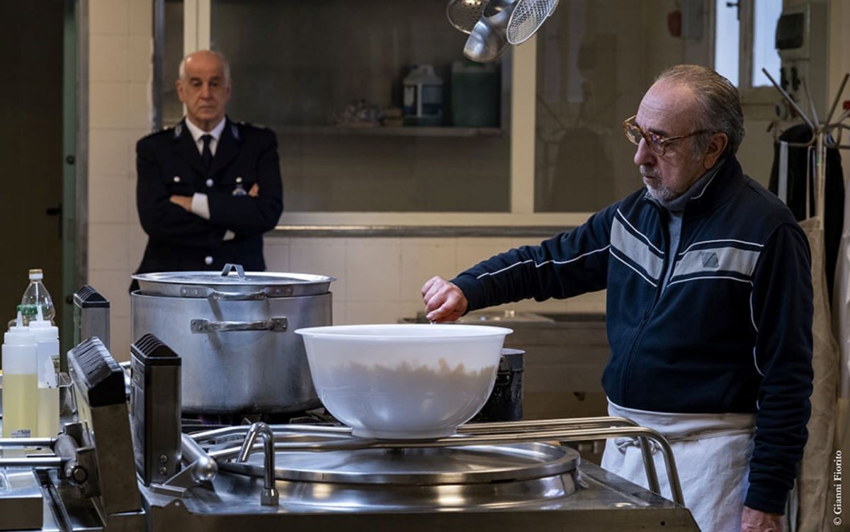 Ariaferma, un film italiano da non perdere sulla comunicabilità tra opposti Ariaferma, un film italiano da non perdere sulla comunicabilità tra opposti