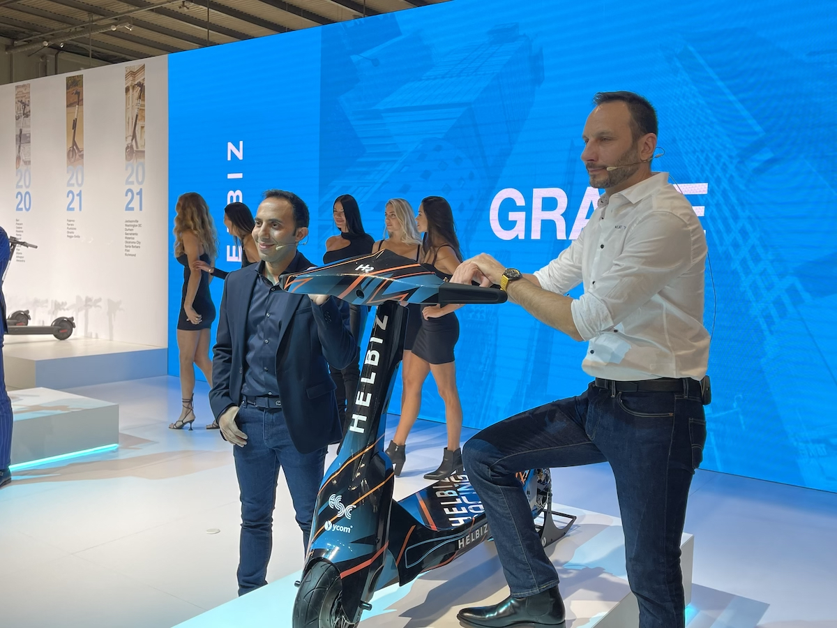 EICMA 2021: debutto mondiale per monopattino HELBIZ ONE-S EICMA 2021: debutto mondiale per monopattino HELBIZ ONE-S