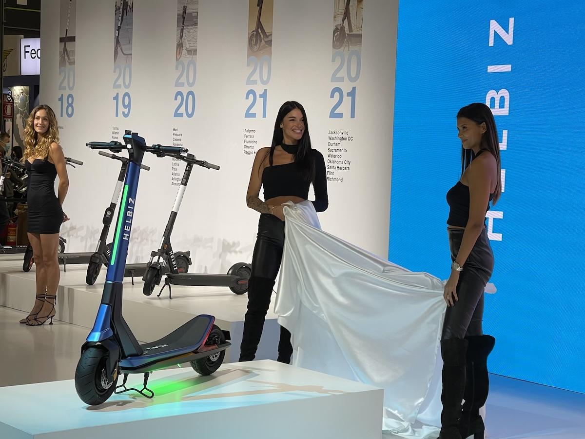 EICMA 2021: debutto mondiale per monopattino HELBIZ ONE-S EICMA 2021: debutto mondiale per monopattino HELBIZ ONE-S