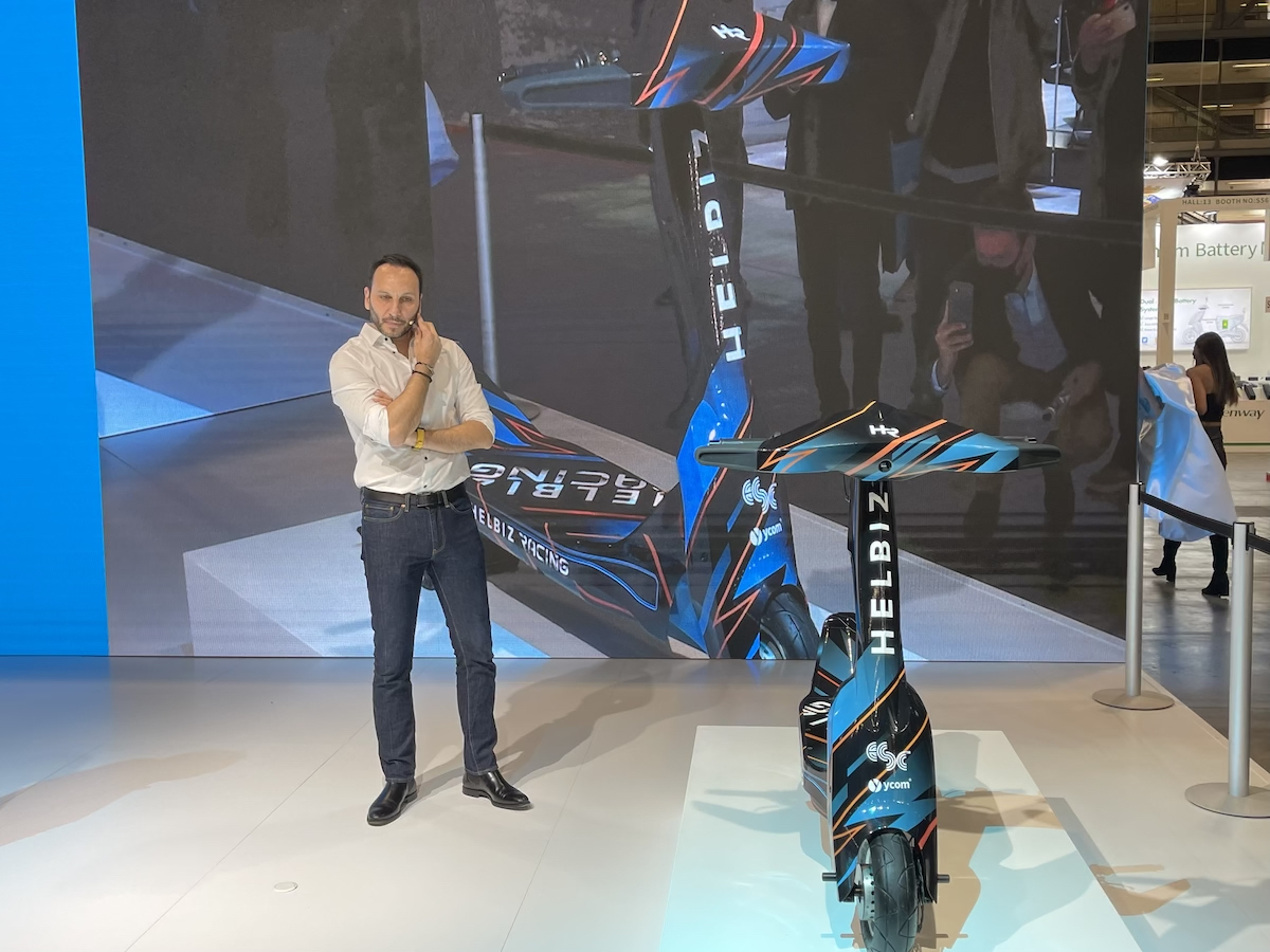 EICMA 2021: debutto mondiale per monopattino HELBIZ ONE-S EICMA 2021: debutto mondiale per monopattino HELBIZ ONE-S