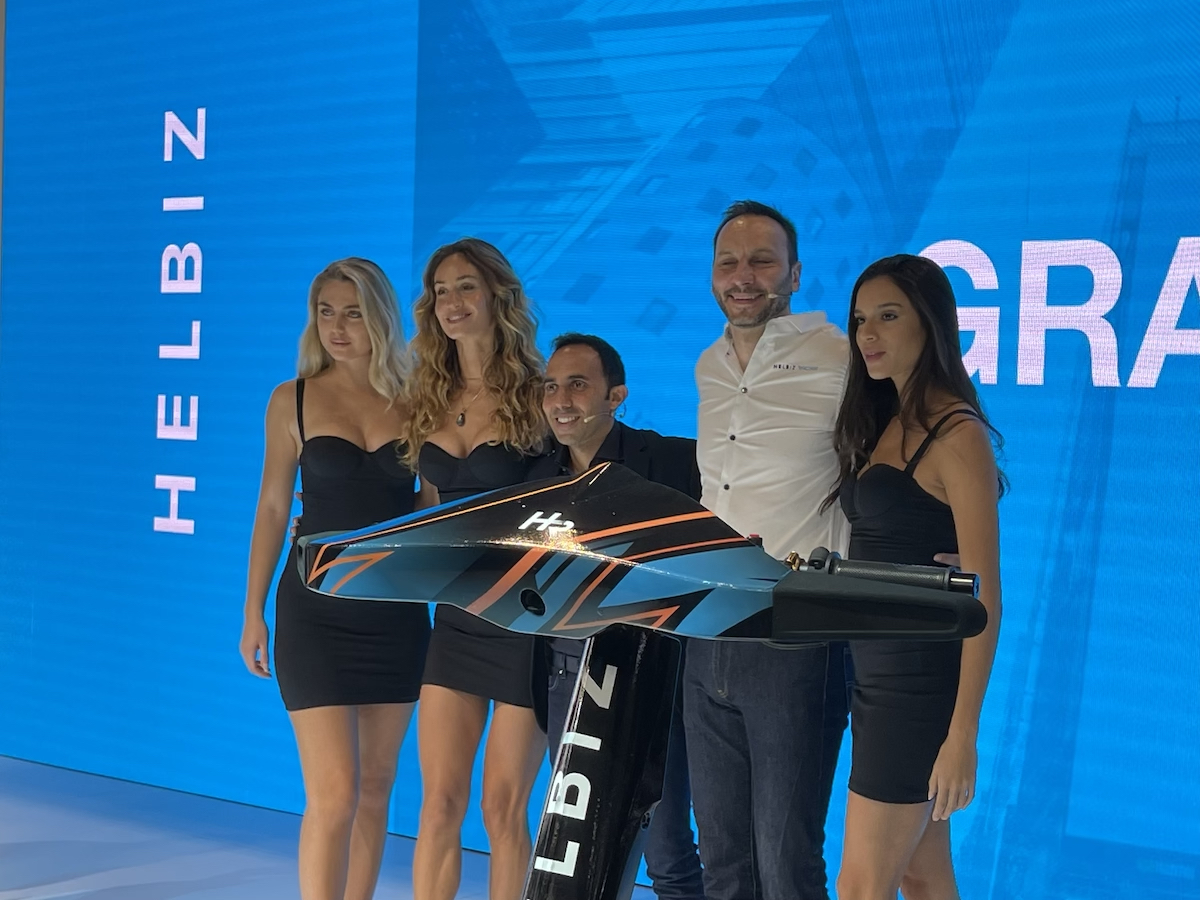 EICMA 2021: debutto mondiale per monopattino HELBIZ ONE-S EICMA 2021: debutto mondiale per monopattino HELBIZ ONE-S