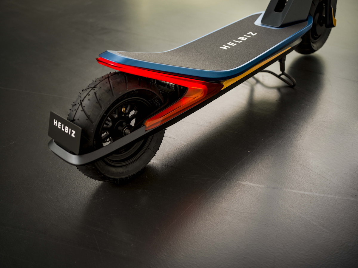 EICMA 2021: debutto mondiale per monopattino HELBIZ ONE-S EICMA 2021: debutto mondiale per monopattino HELBIZ ONE-S