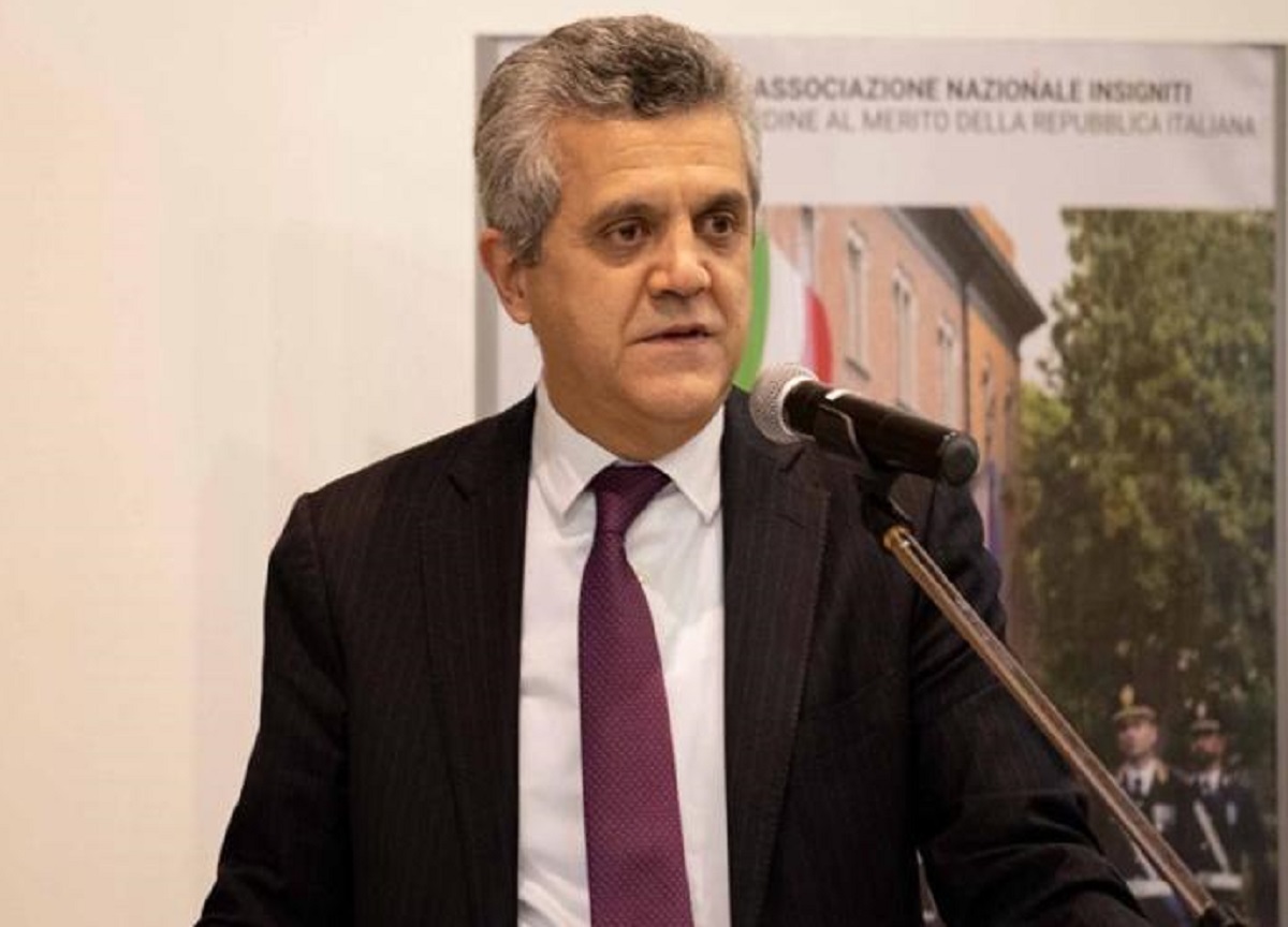 A spasso con Passaro nel protocollo di Stato, tra ufficialità e aneddoti A spasso con Passaro nel protocollo di Stato, tra ufficialità e aneddoti