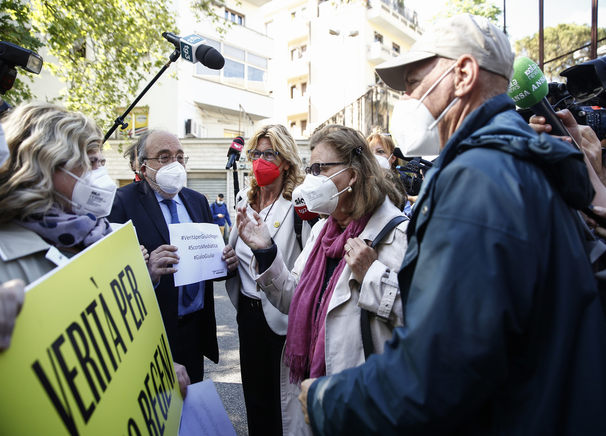 Egitto, mentre Regeni moriva la Francia gli vendeva sistemi anti dissidenti Egitto, mentre Regeni moriva la Francia gli vendeva sistemi anti dissidenti