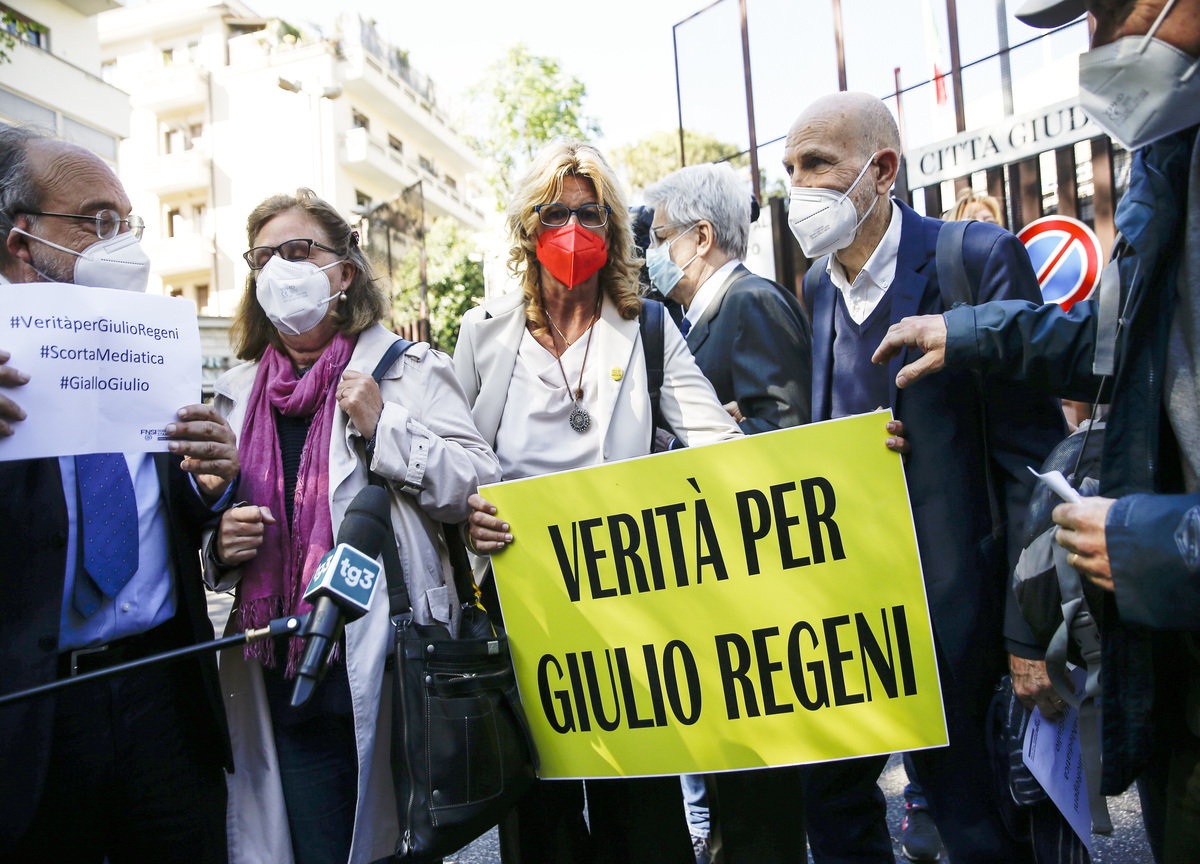 Egitto, mentre Regeni moriva la Francia gli vendeva sistemi anti dissidenti Egitto, mentre Regeni moriva la Francia gli vendeva sistemi anti dissidenti