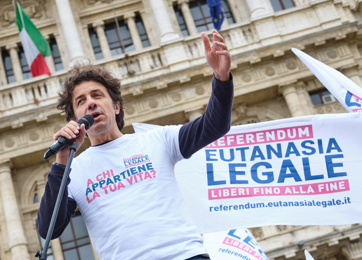 Eutanasia, “ho fatto una rivoluzione stando fermo a letto”. Il primo in Italia Eutanasia, “ho fatto una rivoluzione stando fermo a letto”. Il primo in Italia