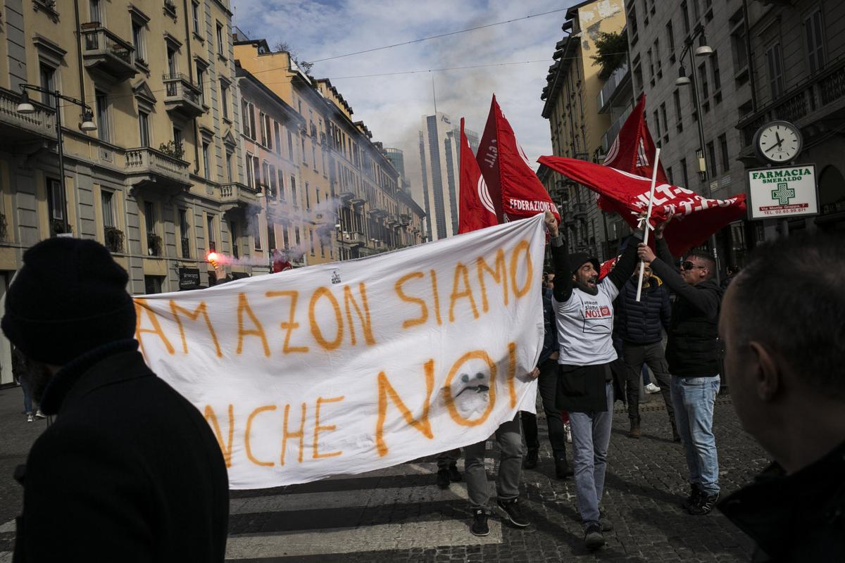 Amazon, ipotesi intesa con Assoespressi: revocato lo sciopero del Black Friday Amazon, ipotesi intesa con Assoespressi: revocato lo sciopero del Black Friday