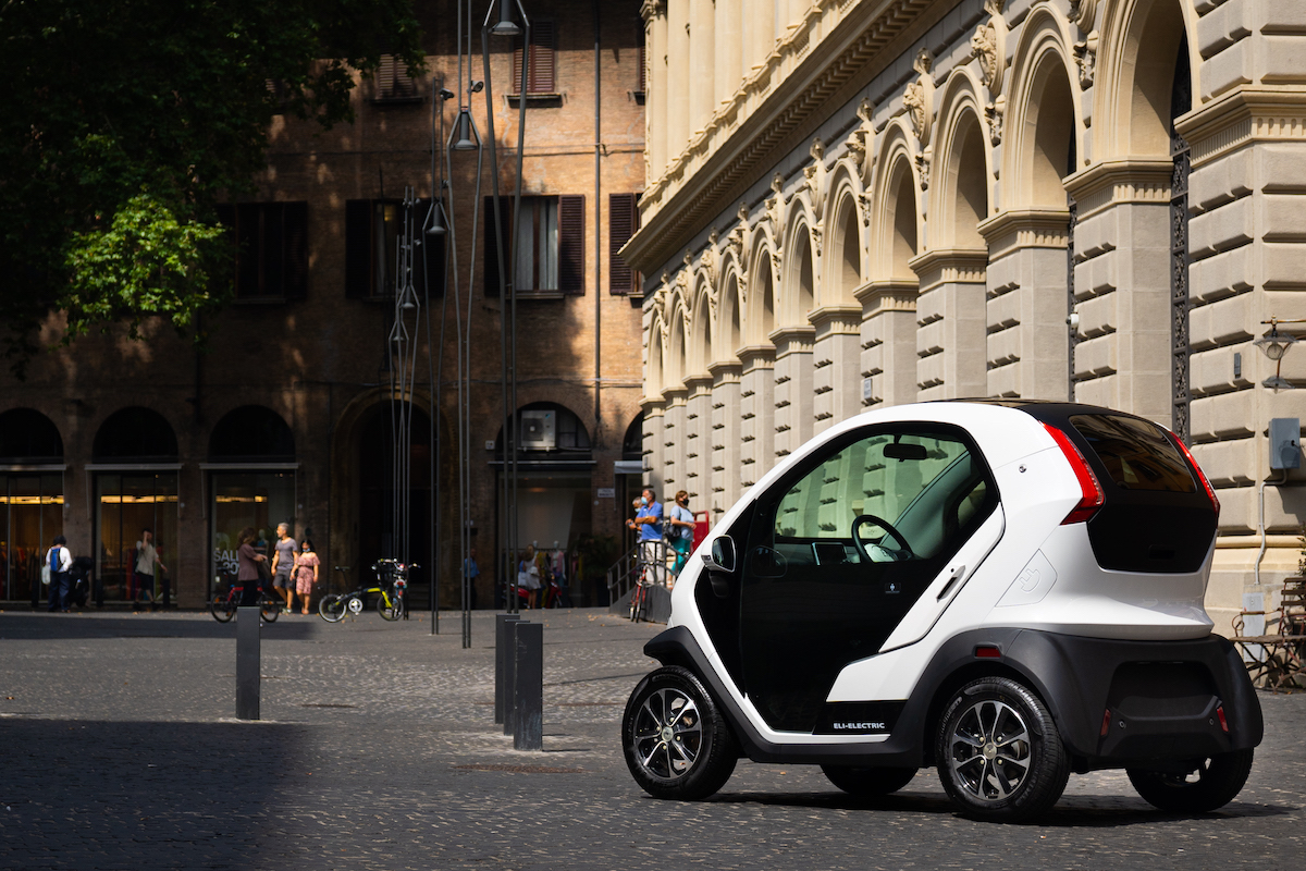 FIVE presenta ad EICMA la gamma eBike ed eScooter e la minicar di Eli