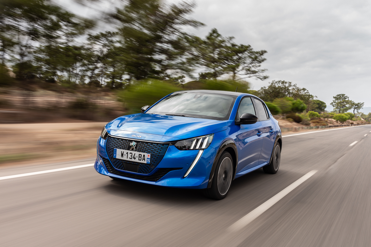 PEUGEOT e-208 & e-2008: la tecnologia aumenta l’autonomia