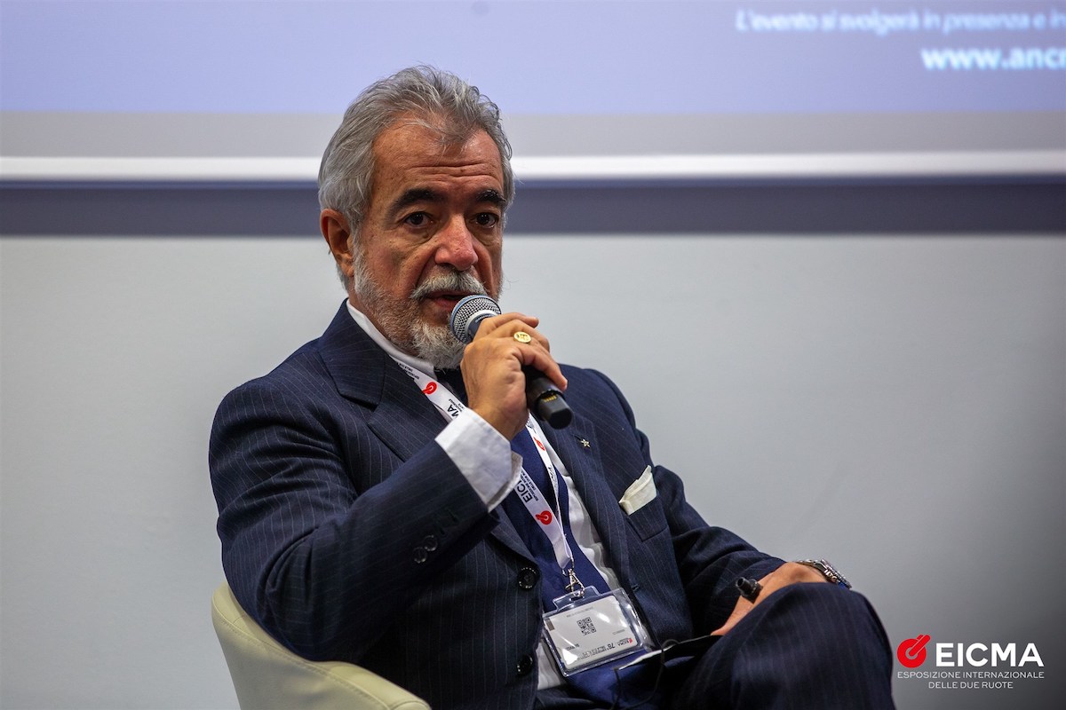 EICMA: uno sguardo al futuro delle due ruote all’insegna di sicurezza EICMA: uno sguardo al futuro delle due ruote all’insegna di sicurezza