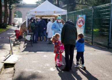 Vaccino under 12, via libera Ema: “Benefici superano rischi. Efficace al 90%”