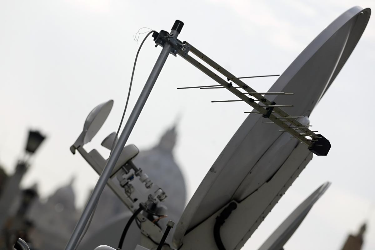 Tv digitale terrestre via satellite, il tour di tivùsat Tv digitale terrestre via satellite, il tour di tivùsat