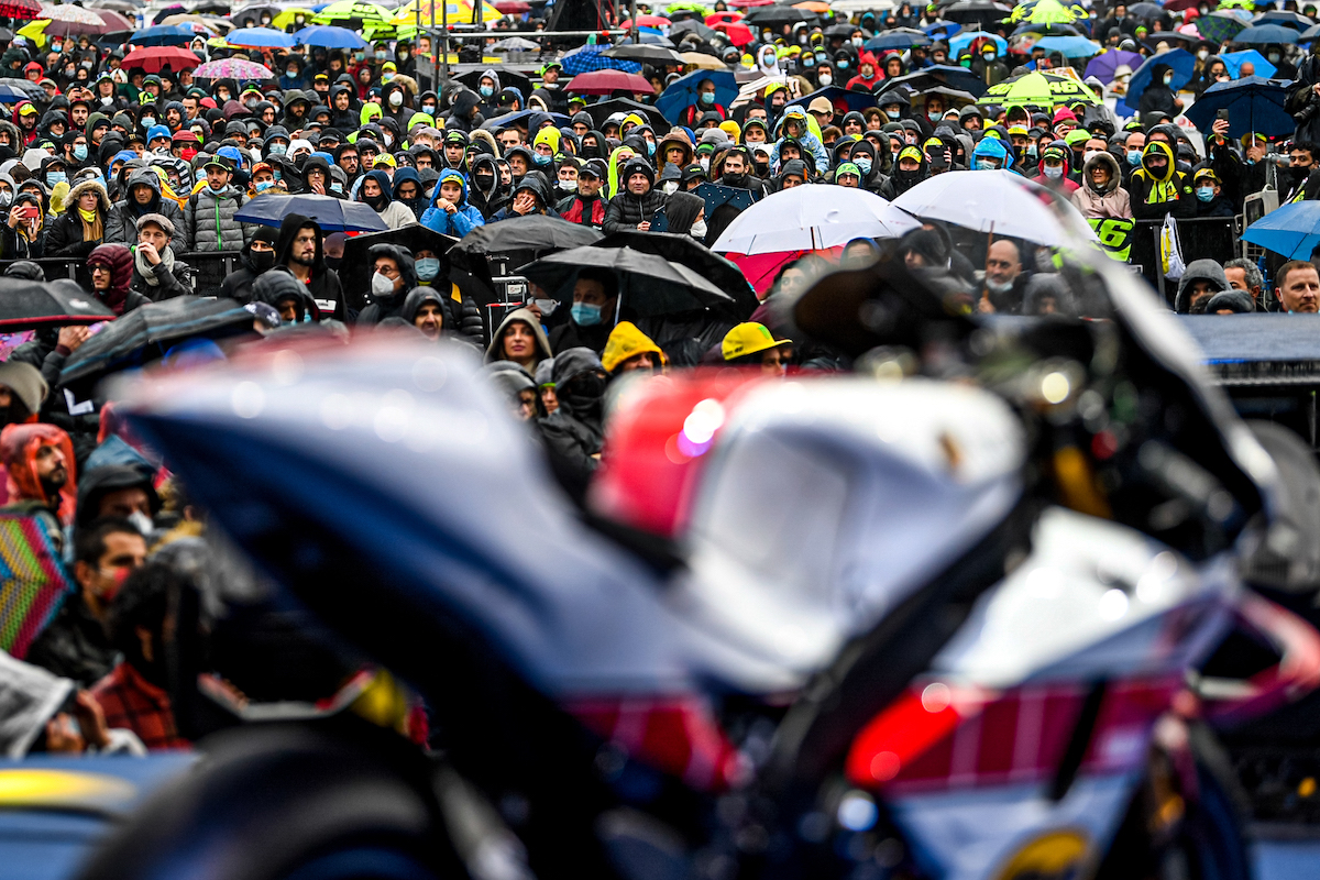 EICMA: la folla incorona la rockstar Valentino EICMA: la folla incorona la rockstar Valentino