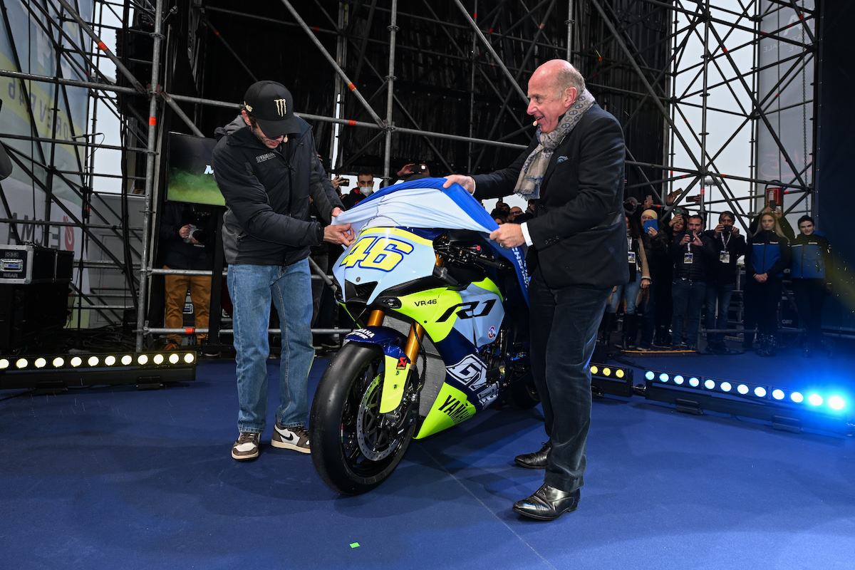 EICMA: la folla incorona la rockstar Valentino EICMA: la folla incorona la rockstar Valentino