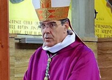 Love story con una donna, arcivescovo di Parigi rassegna le dimissioni al papa