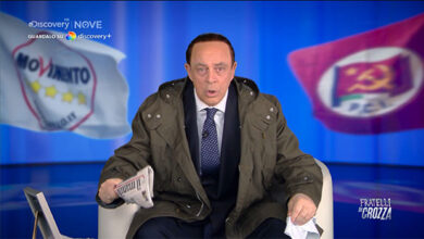 Fratelli di Crozza: Berlusconi non sa piu’ cosa fare pur di ottenere voti per il quirinale: “io sono sempre stato di sinistra”