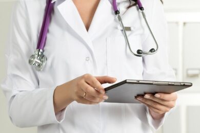Donne medico in Italia, ‘gender gap’ sistemico: sottostimate e penalizzate