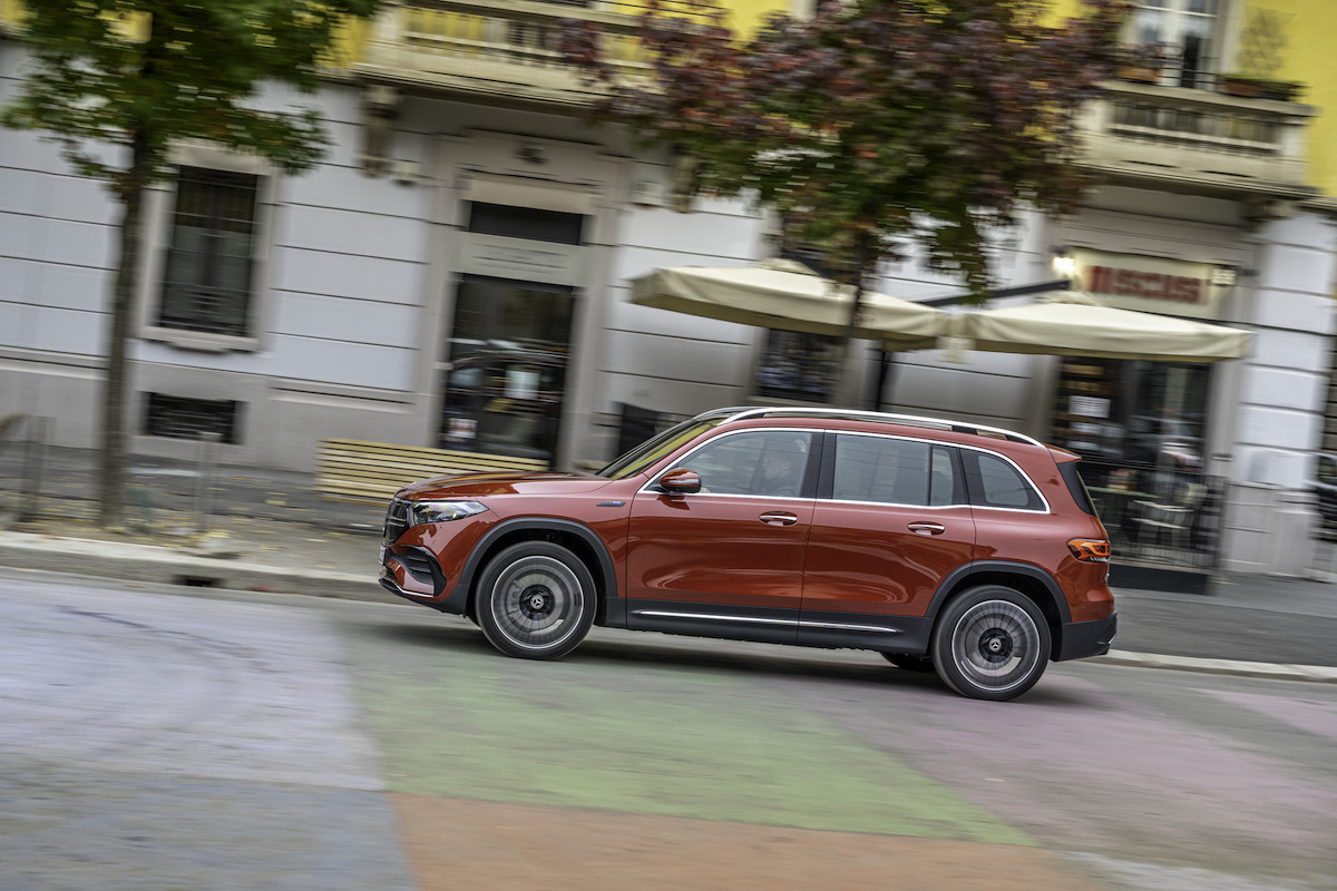 Mercedes-Benz EQB: l’elettrica con la Stella è anche sette posti Mercedes-Benz EQB: l’elettrica con la Stella è anche sette posti