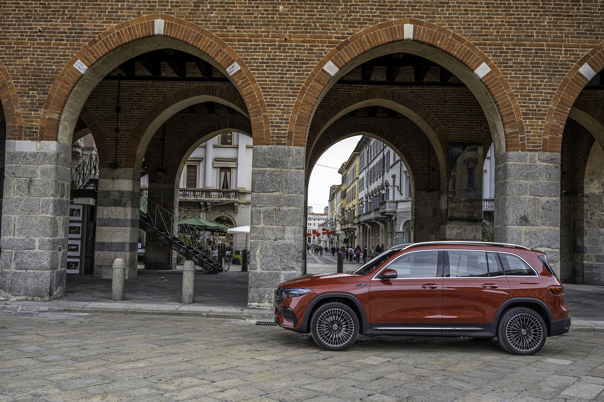 Mercedes-Benz EQB: l’elettrica con la Stella è anche sette posti Mercedes-Benz EQB: l’elettrica con la Stella è anche sette posti