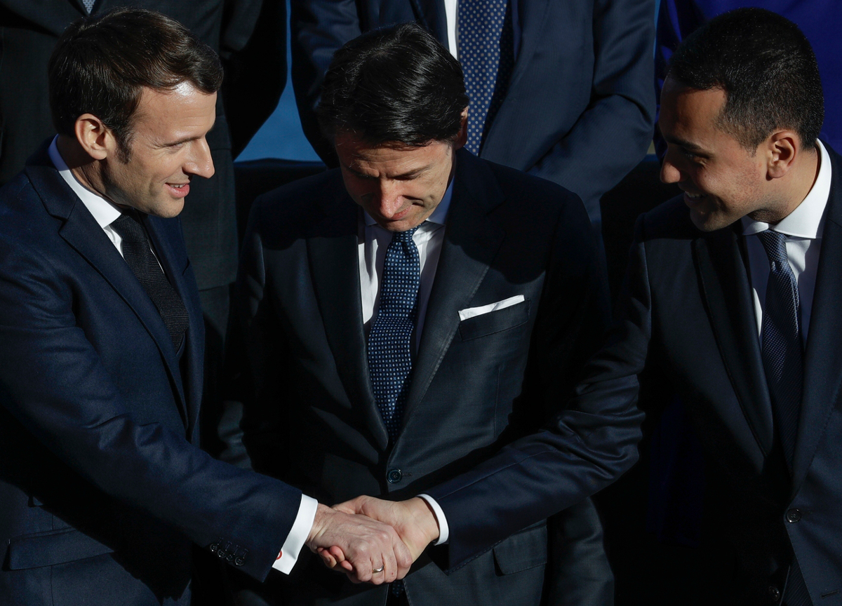 M5s, Di Maio rinnega tutto. “Gilet gialli? Ho sbagliato. Ora voterei Macron” M5s, Di Maio rinnega tutto. “Gilet gialli? Ho sbagliato. Ora voterei Macron”