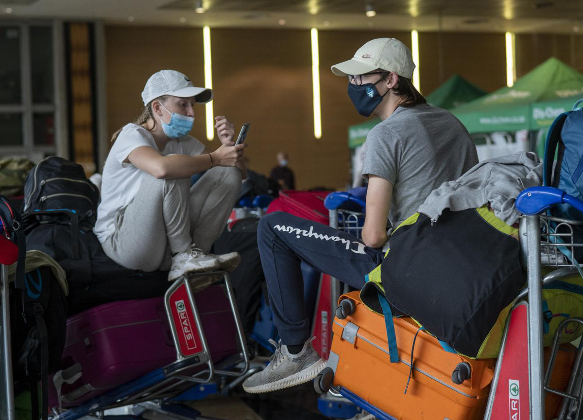 Omicron, G7 Salute: “Molto trasmissibile. L’Oms: “Sudafricana crescerà ancora”