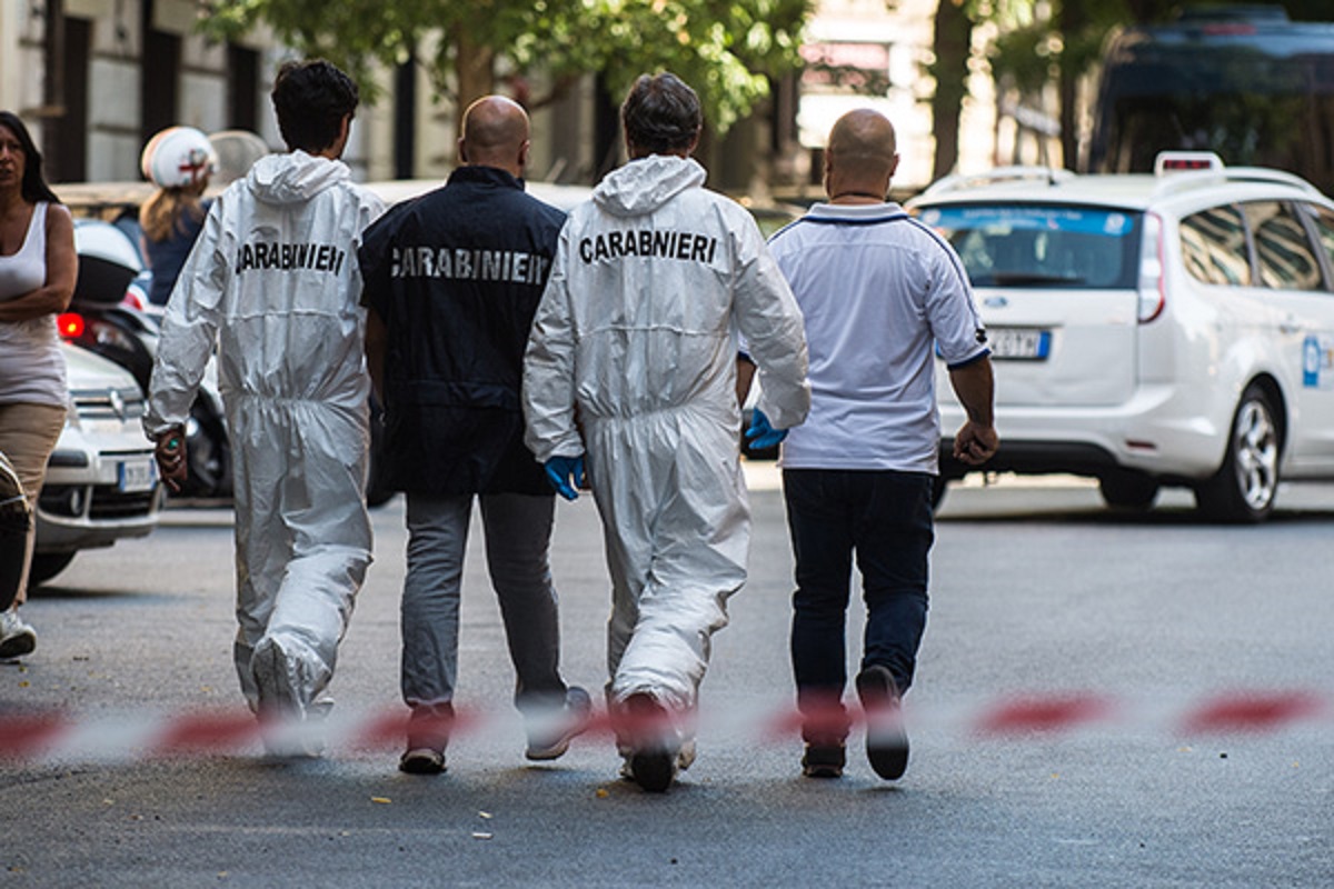 Carabiniere accoltellato fuori pericolo, si è costituito il secondo ragazzo Carabiniere accoltellato fuori pericolo, si è costituito il secondo ragazzo