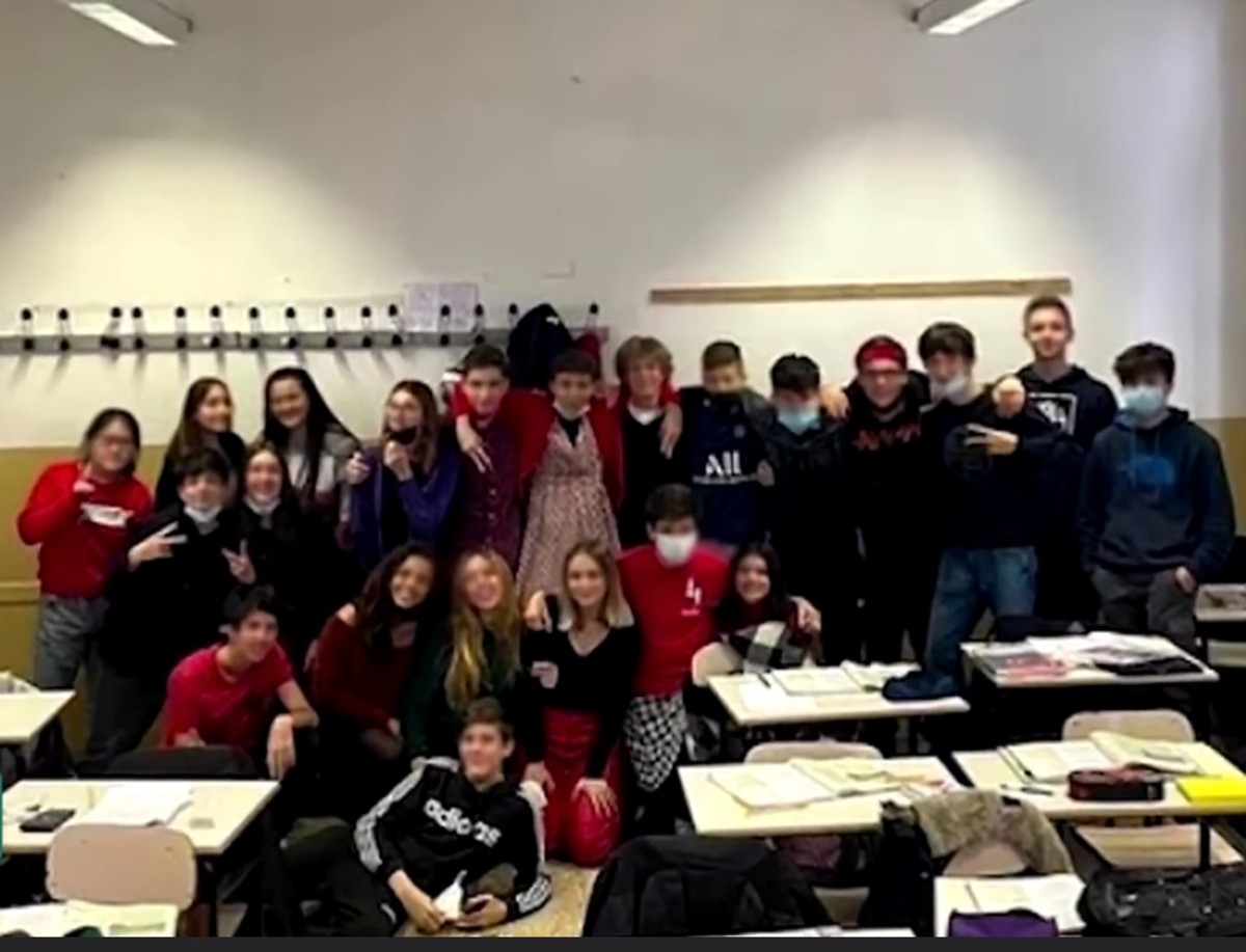 Milano: studenti contro prof bacchettone. La questione diventa anche politica Milano: studenti contro prof bacchettone. La questione diventa anche politica
