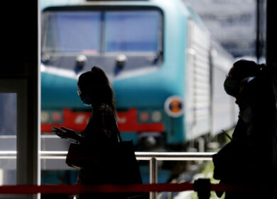 Svimez, Sud: cresce il Pil (+5%), ma in 18 anni emigrati 1 milione di giovani