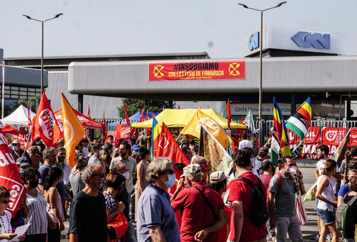 Gkn fa ripartire i licenziamenti, convocato il tavolo al Mise Gkn fa ripartire i licenziamenti, convocato il tavolo al Mise