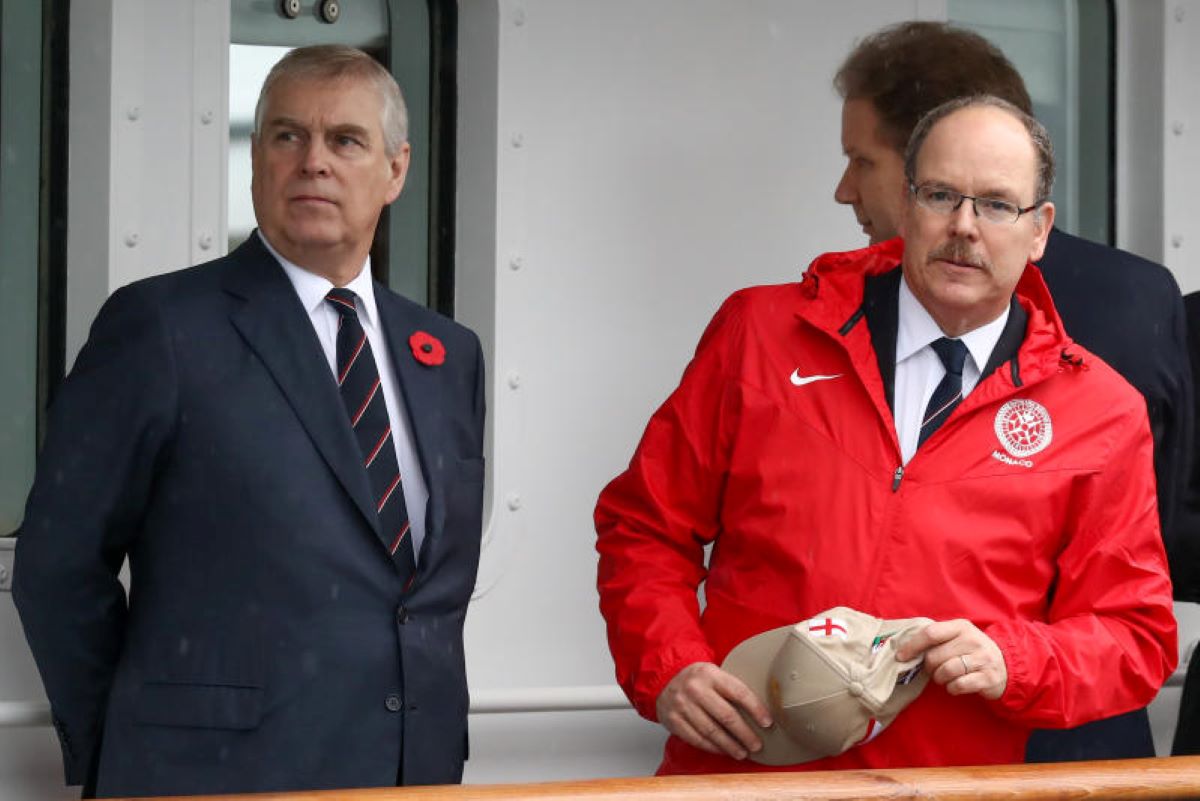 “Trump, Clinton, Spacey e il principe Andrea sull’aereo del pedofilo Epstein”