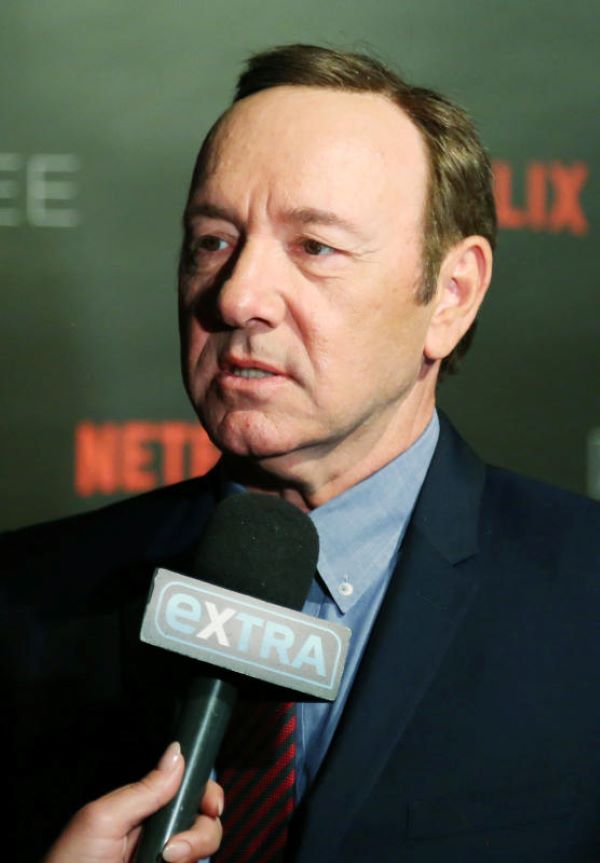 “Trump, Clinton, Spacey e il principe Andrea sull’aereo del pedofilo Epstein”