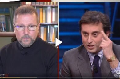 Vaccini, Parenzo vs Zhok: “Fiducia cieca a nessuno”.”Si curi con dott. Google”