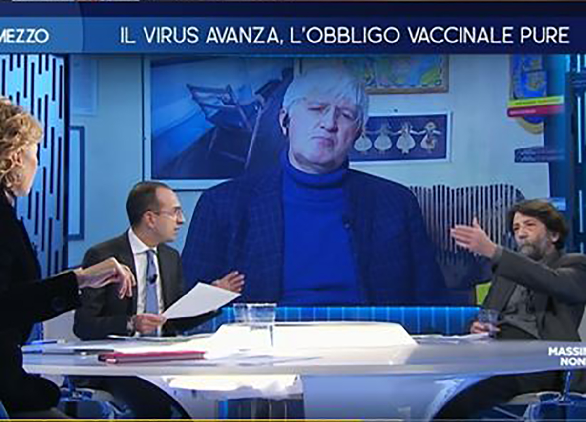 Covid, Cacciari: “Non si parla d’altro, scandaloso. Su La7 mi hanno fregato” Covid, Cacciari: “Non si parla d’altro, scandaloso. Su La7 mi hanno fregato”