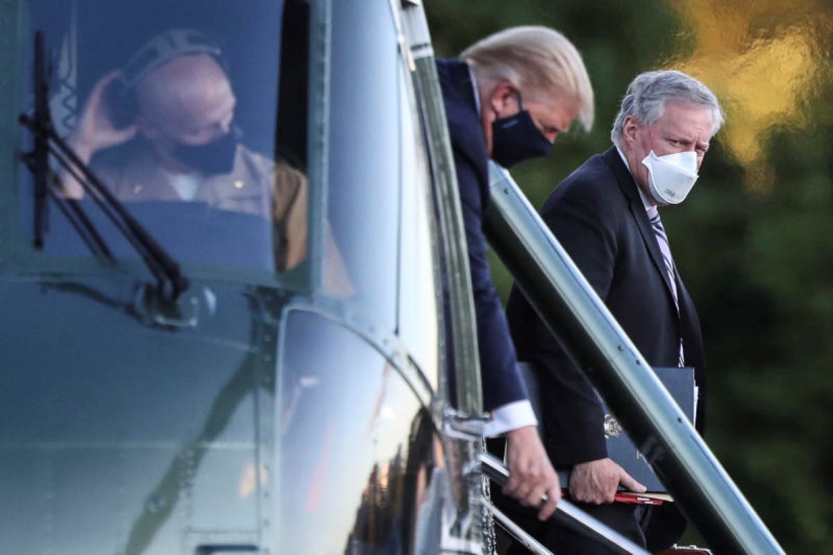 “Trump positivo al Covid lasciò la Casa Bianca nonostante il divieto medico” “Trump positivo al Covid lasciò la Casa Bianca nonostante il divieto medico”